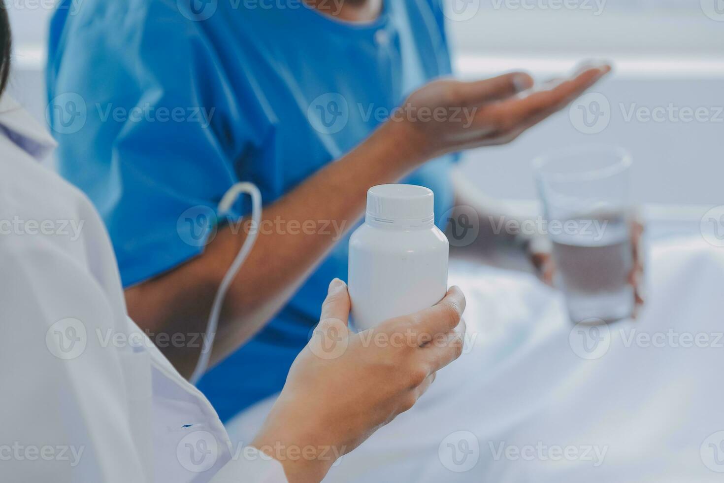 Women Asian doctors hold the patient hand and encourage and provide medical advice While checking the patient health in bed. Concept of Care and compassion, antenatal care, Threatened abortion photo