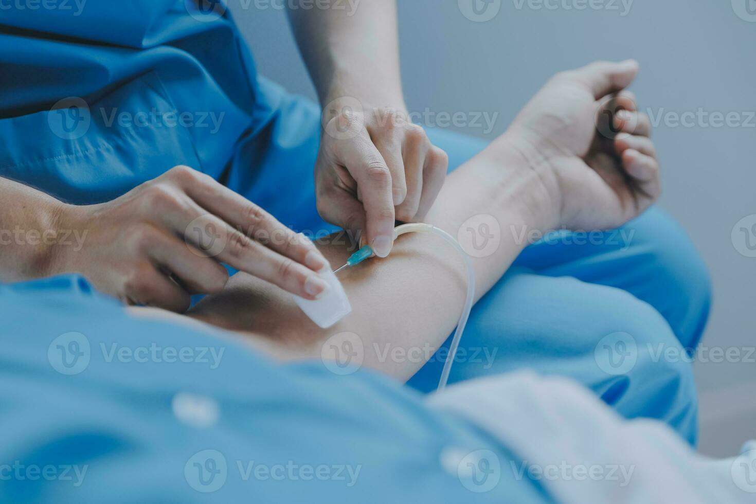 Women Asian doctors hold the patient hand and encourage and provide medical advice While checking the patient health in bed. Concept of Care and compassion, antenatal care, Threatened abortion photo
