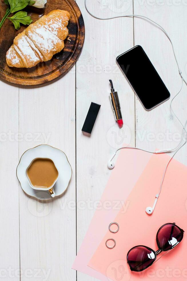 De las mujeres accesorios en un blanco antecedentes foto