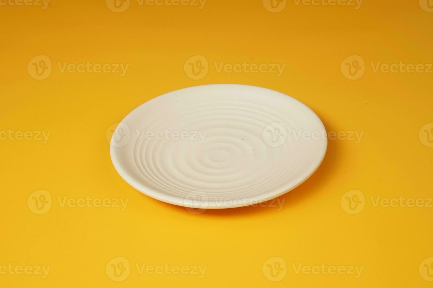 blanco plato aislado foto