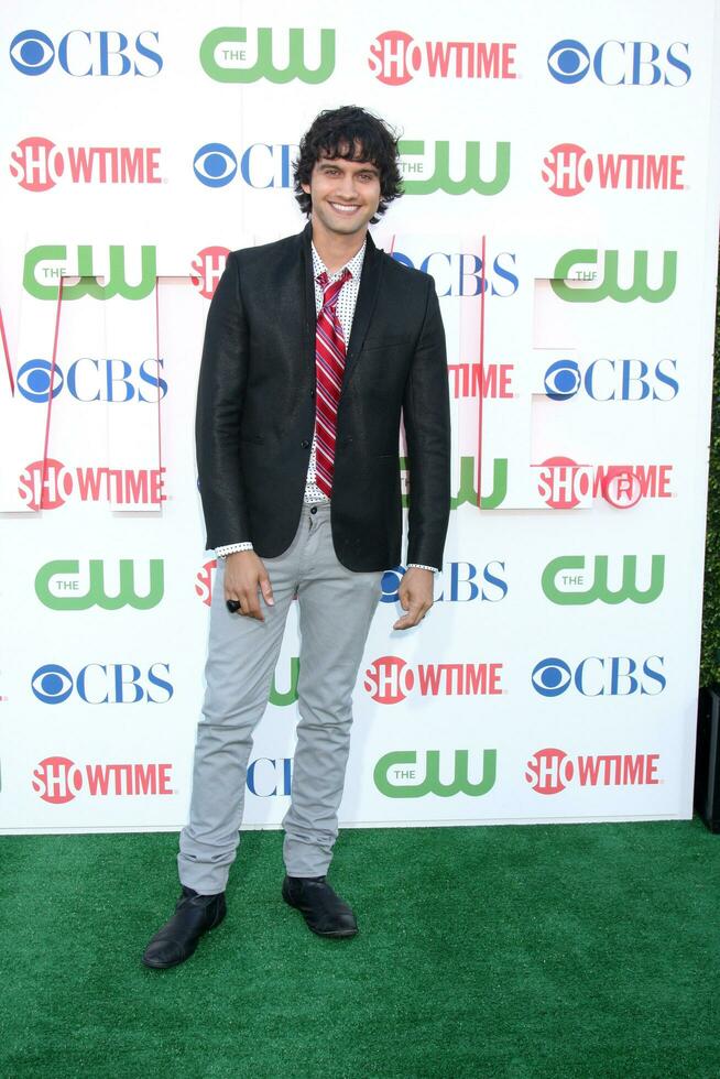 LOS ANGELES  JUL 28 Michael Steger arrives at the 2010 CBS The CW Showtime Summer Press Tour Party at The Tent Adjacent to Beverly Hilton Hotel on July28 2010 in Beverly Hills CA photo