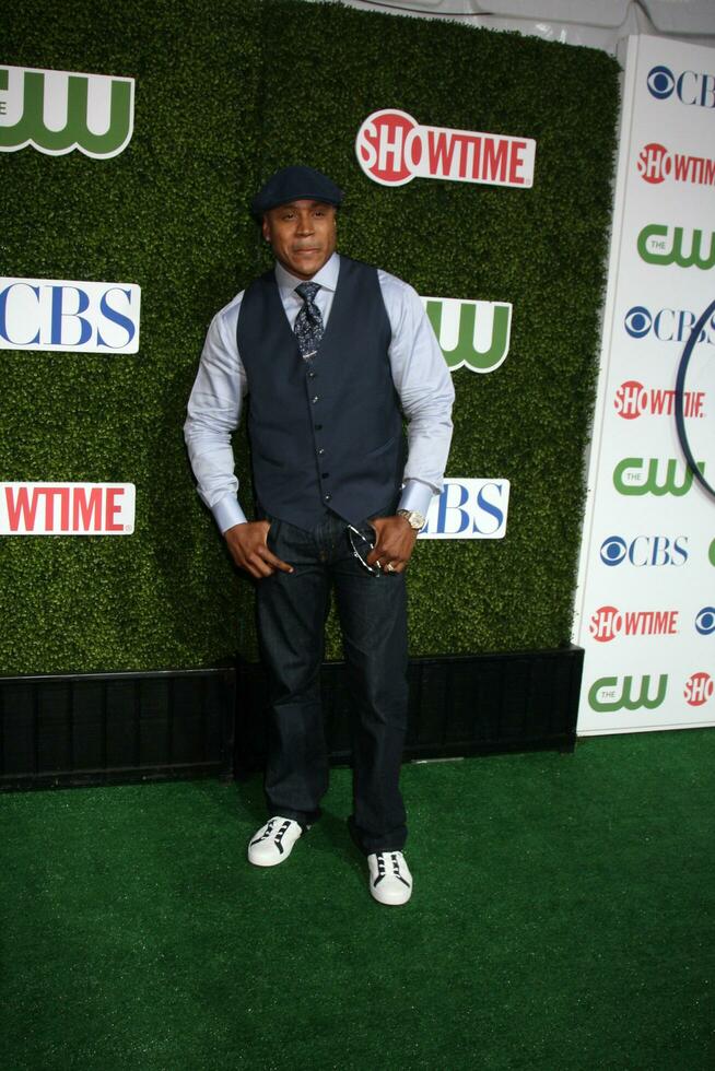 LOS ANGELES  JUL 28 LL Cool J aka James Todd Smith arrives at the 2010 CBS The CW Showtime Summer Press Tour Party at The Tent Adjacent to Beverly Hilton Hotel on July28 2010 in Beverly Hills CA photo