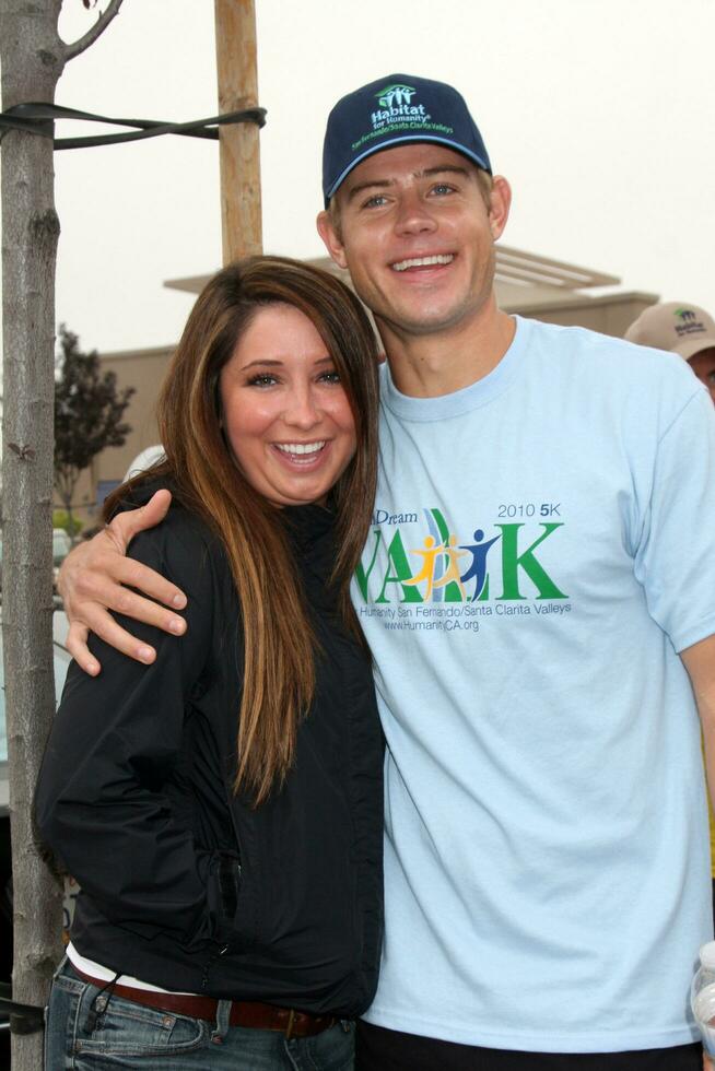LOS ANGELES  OCT 16  Bristol Palin  Trevor Donovan at the Habitat for Humanity San FernandoSanta Clarita Valleys American Dream Walk  at Pacoima Plaza on October 16 2010 in Pacoima CA photo