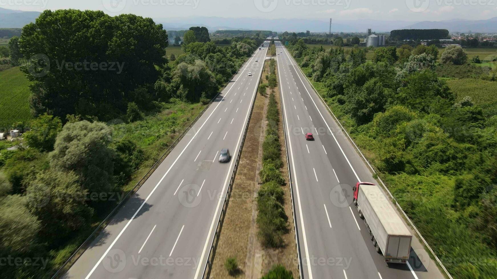 interurbano alto tráfico aéreo zumbido foto