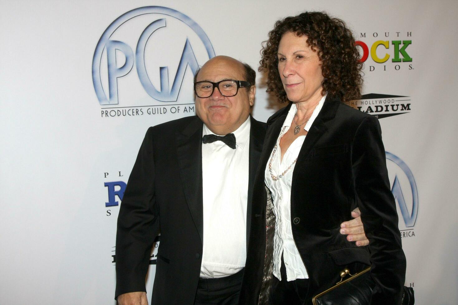 Danny DeVito  Rhea Perlman arriving at the Producers Guild Awards at the Palladium in Los Angeles CA on January 24 2009 2008 photo