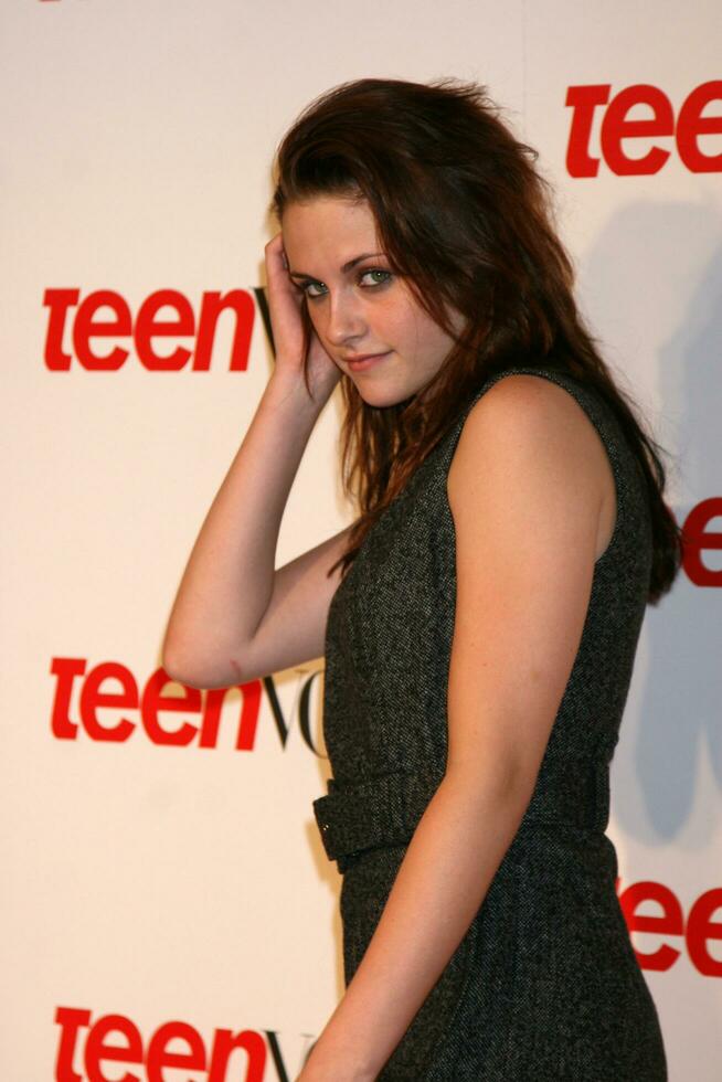 Kristen Stewart arriving at the Teen Vogue Young Hollywood Party at the LACMA in Los Angeles CA on September 18 2008 photo