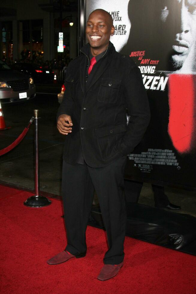 Tyrese Gibson arriving at the Law Abiding Citizen Premiere Graumans Chinese Theater Los Angeles CA October 6 photo