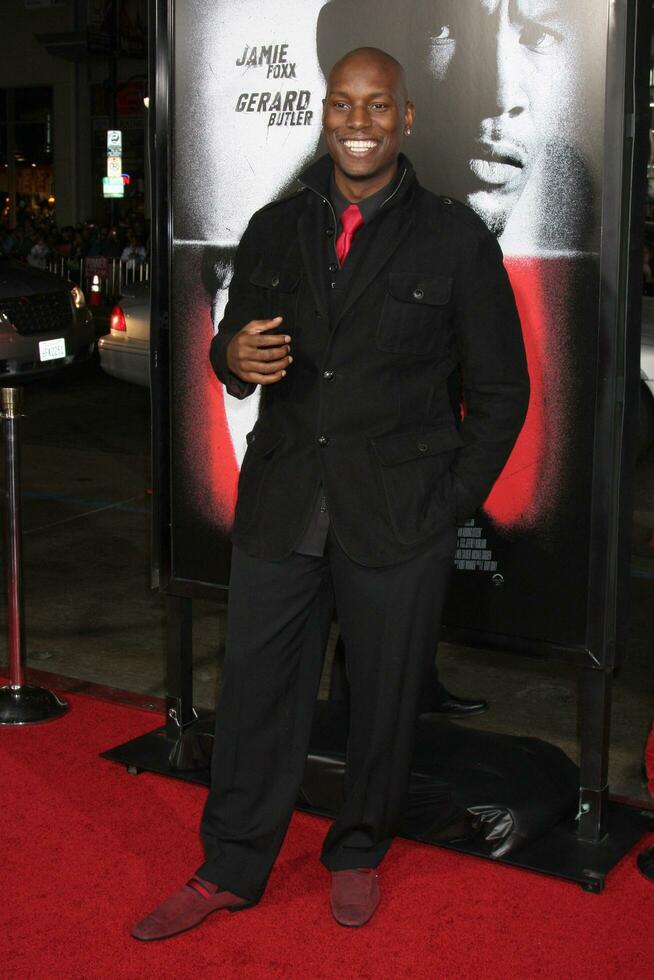 Tyrese Gibson arriving at the Law Abiding Citizen Premiere Graumans Chinese Theater Los Angeles CA October 6 photo