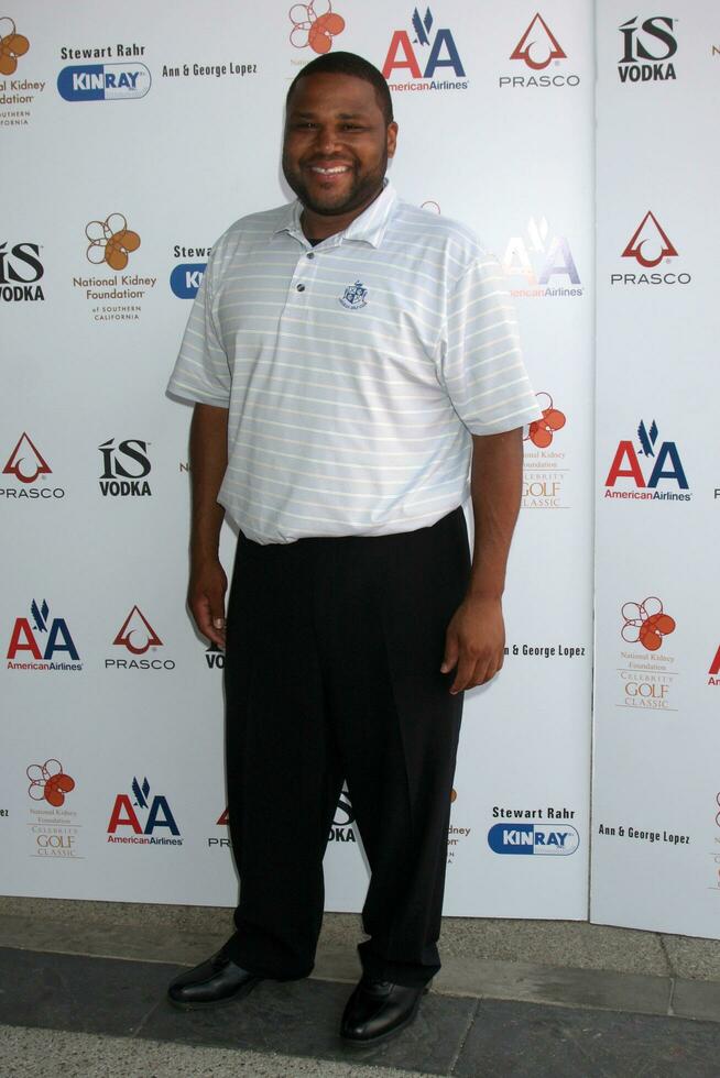 Antonio Anderson llegando a el nacional riñón Fundación celebridad golf clásico a el orilla del lago orilla del lago golf club en Burbank California en mayo 4 4 foto