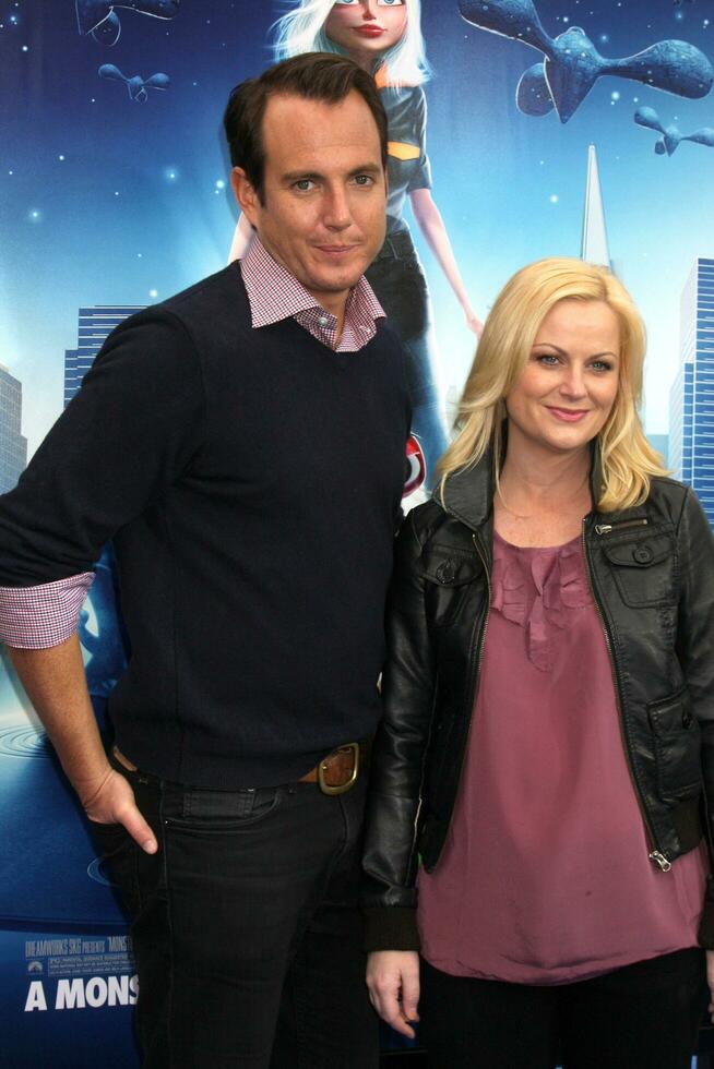 Will arnett amy Poehler llegando a el los angeles estreno de monstruos vs extranjeros a Gibson anfiteatro en universal ciudad California en marzo 22 foto