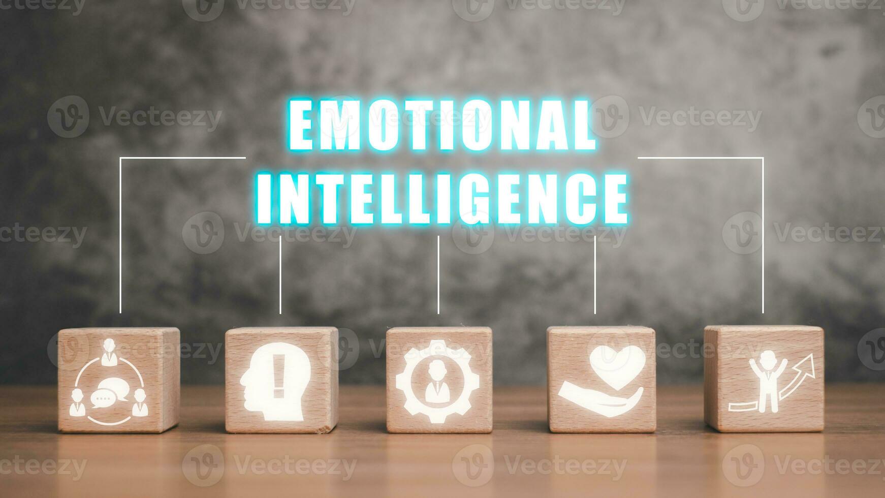 emocional inteligencia concepto, de madera bloquear en escritorio con emocional inteligencia icono en virtual pantalla. foto