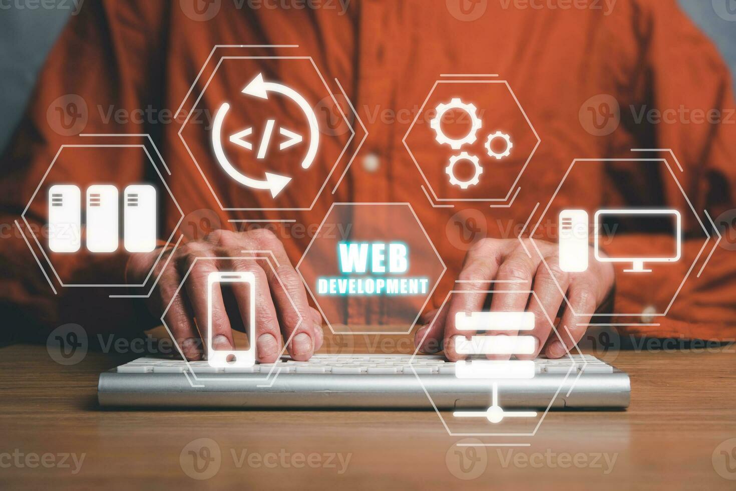 desarrollo web codificación programación concepto de negocio de tecnología de Internet, joven mano escribiendo teclado con icono de desarrollo web en la pantalla vr. foto