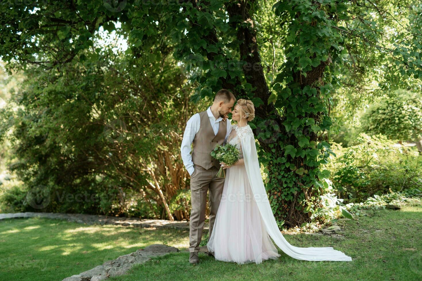 the first meeting of the bride and groom photo