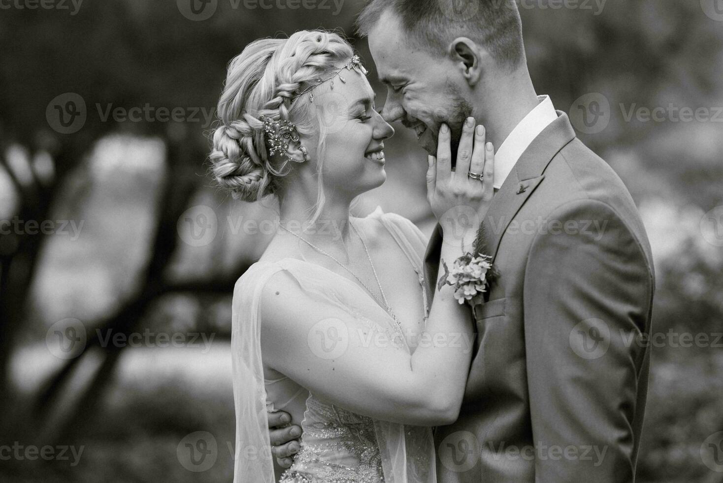 the first meeting of the bride and groom photo