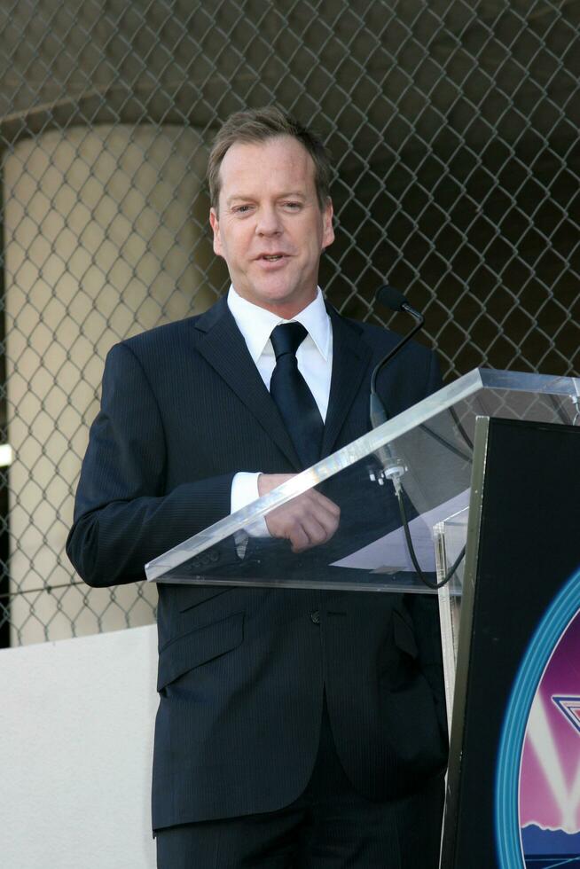 Kiefer Sutherland  Joel Schumacher at the Hollywood Walk of Fame ceremony for Kiefer Sutherland in Hollywood CA December 9 2008 photo