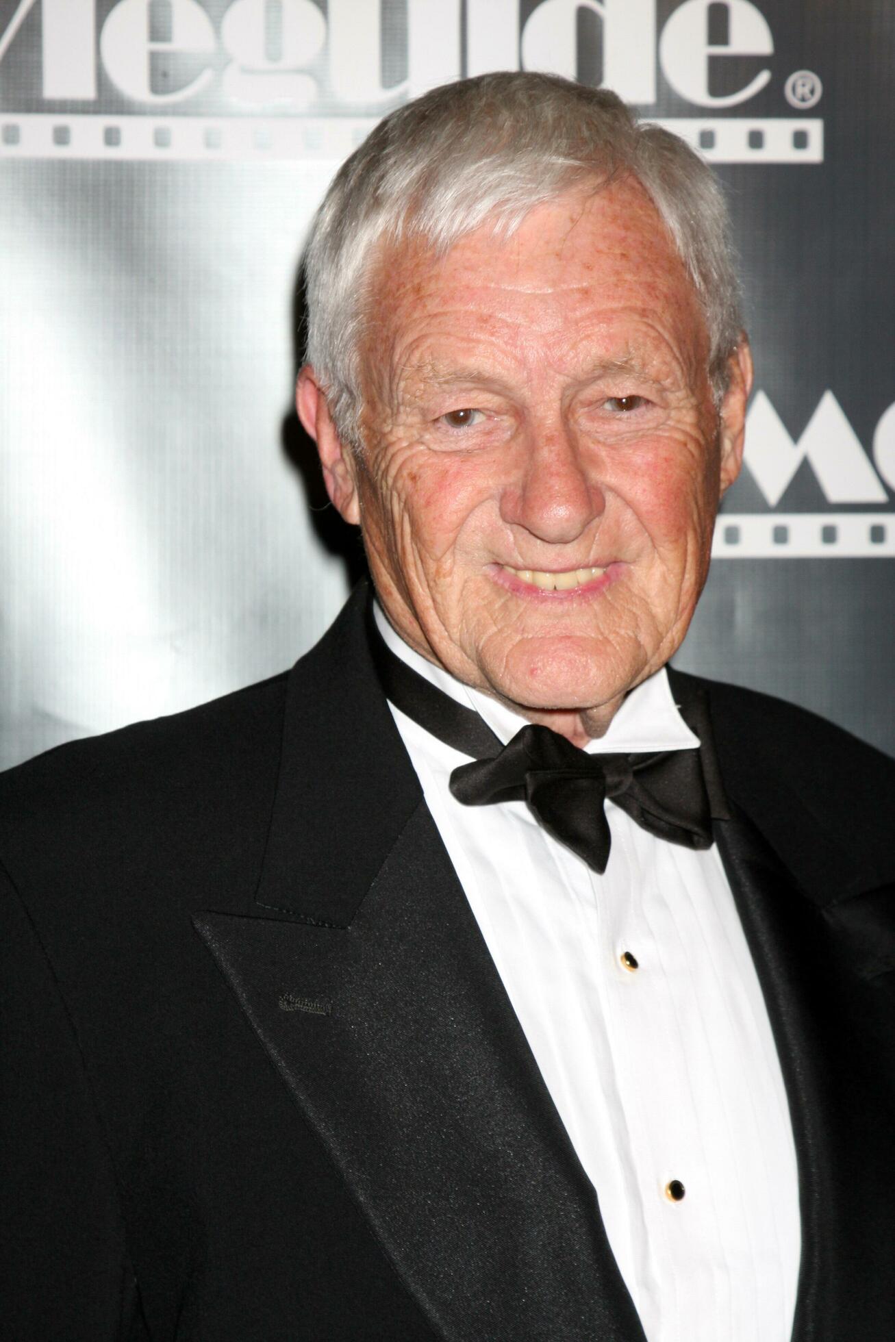 Orson Bean arriving at the Movieguide Family Awards 2009 at the Beverly