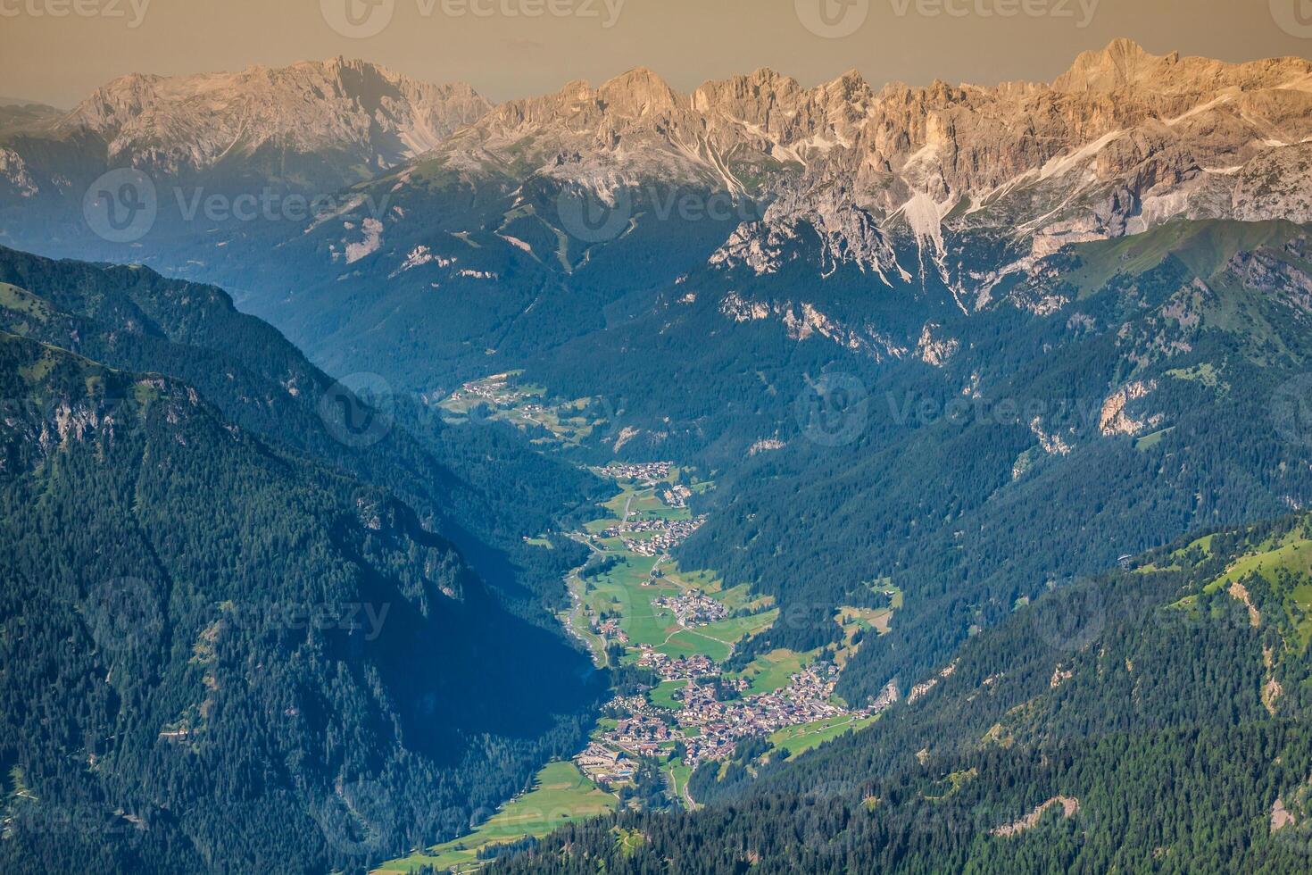 ver desde hablar con descaro a pordoi pico en dolomiti foto