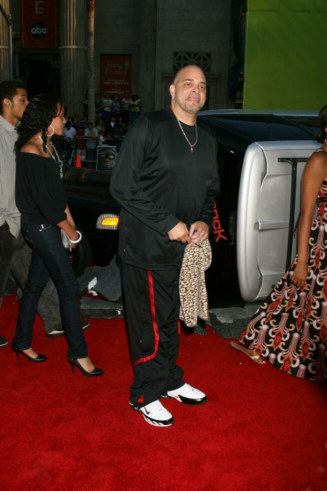 Sinbad arriving at Graumans Chinese Theater for the premiere of Hancock in Los Angeles CA on June 30 2008 photo