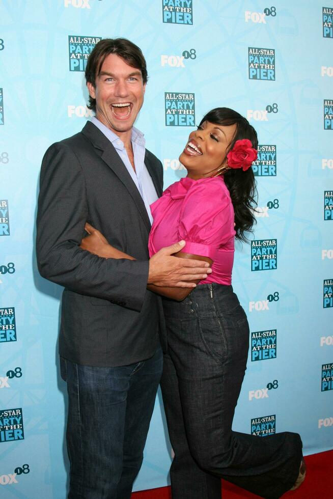 Jerry OConnell  Niecy Nash arriving at the Fox TV TCA Summer 08 Party at the Santa Monica Pier in Santa Monica CA on July 14 2008 photo