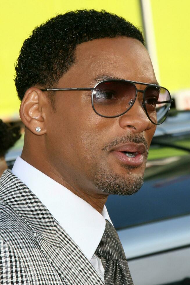 Will Smith arriving at Graumans Chinese Theater for the premiere of Hancock in Los Angeles CA on June 30 2008 photo