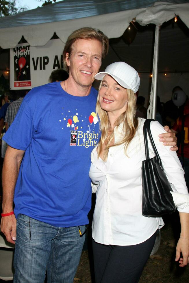 LOS ANGELES, OCT 2 - Jack Wagner, Jennifer Gareis at the  Light the Night Walk  to benefit the Leukemia and Lymphoma Society at Griffith Park on October 2, 2010 in Los Angeles, CA photo