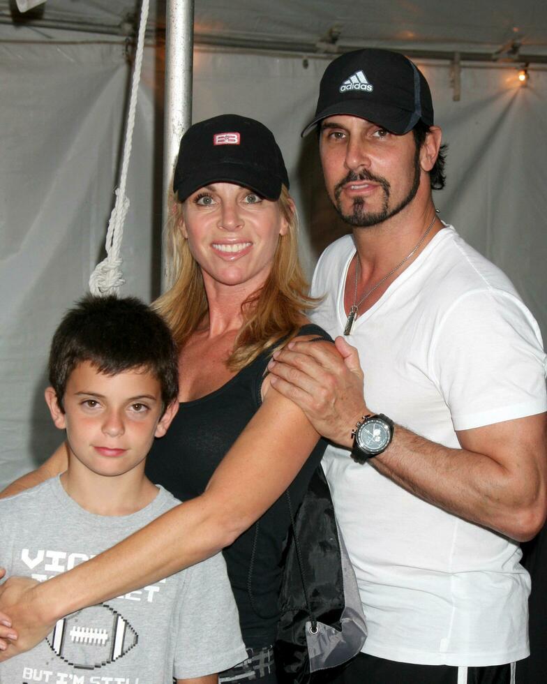 LOS ANGELES  OCT 2 Cindy Ambuel Don Diamont  Son Luca at the Light the Night Walk to benefit the Leukemia  Lymphoma Society at Griffith Park on October 2 2010 in Los Angeles CA photo
