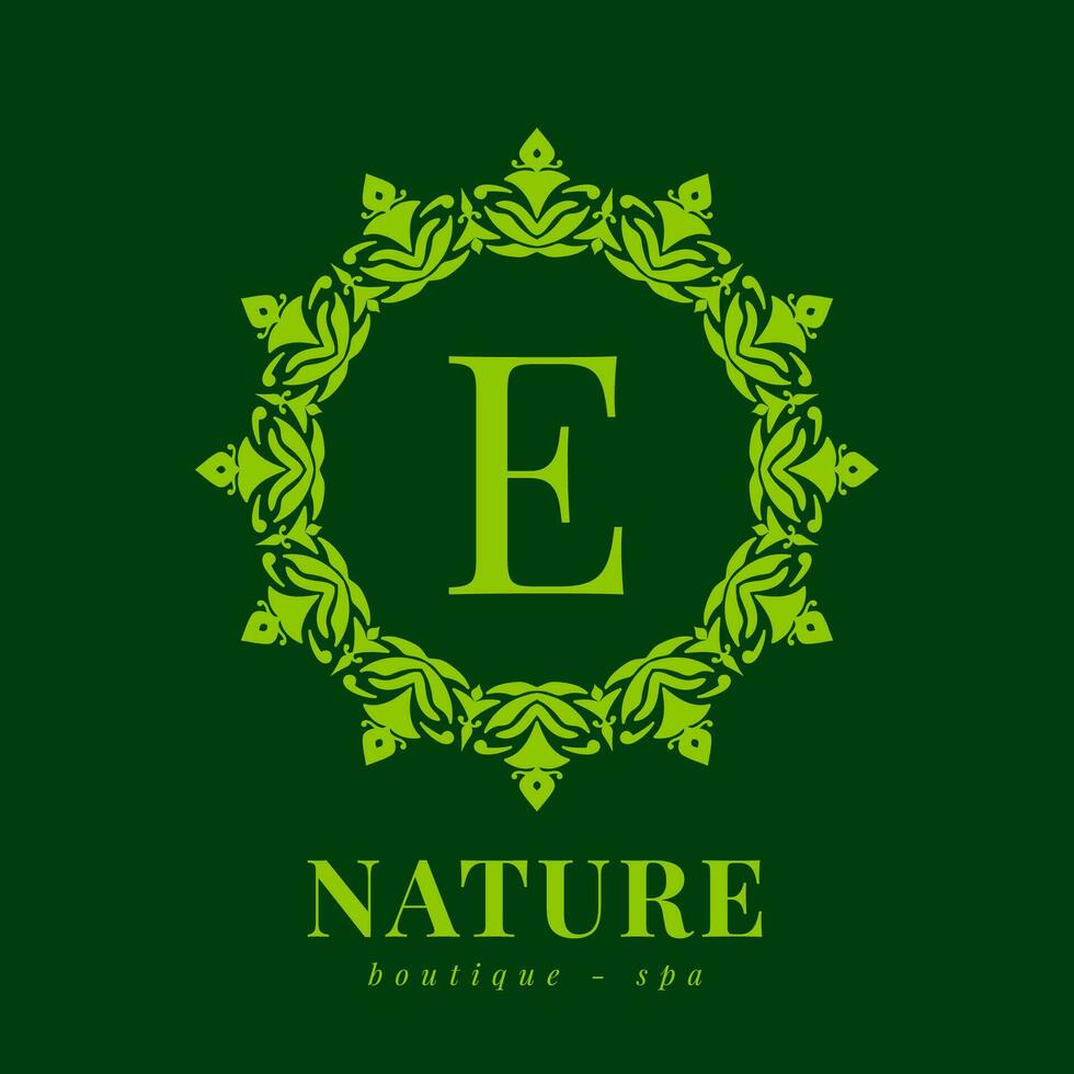 letra mi naturaleza frontera guirnalda inicial logo para boutique spa y belleza bienestar vector