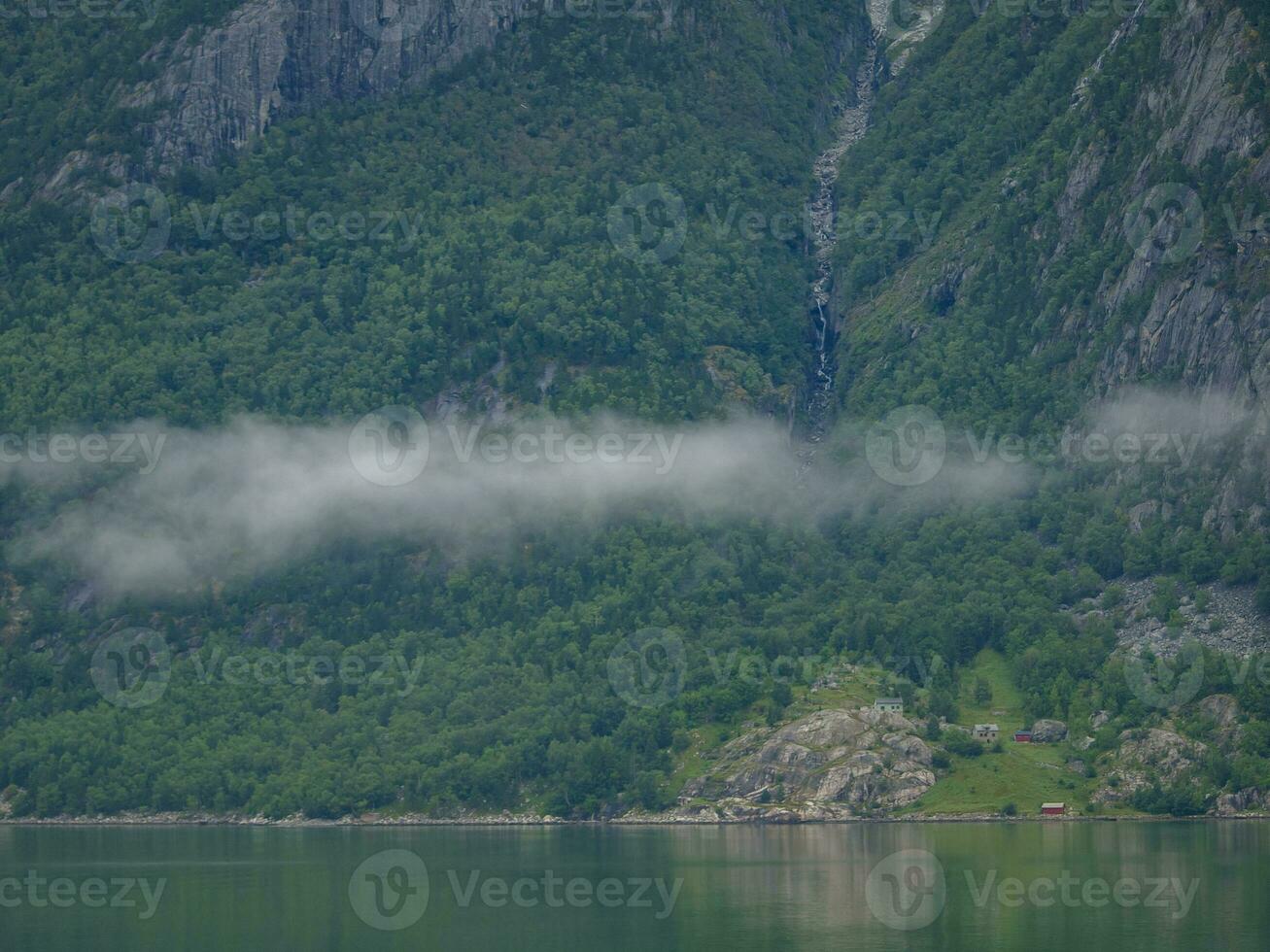 Trondheim y el fiordos de Noruega foto