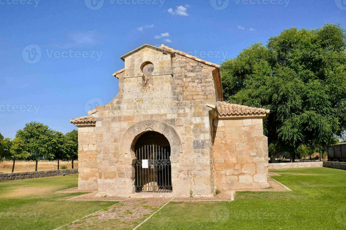 el Iglesia de el Santo de el pueblo foto