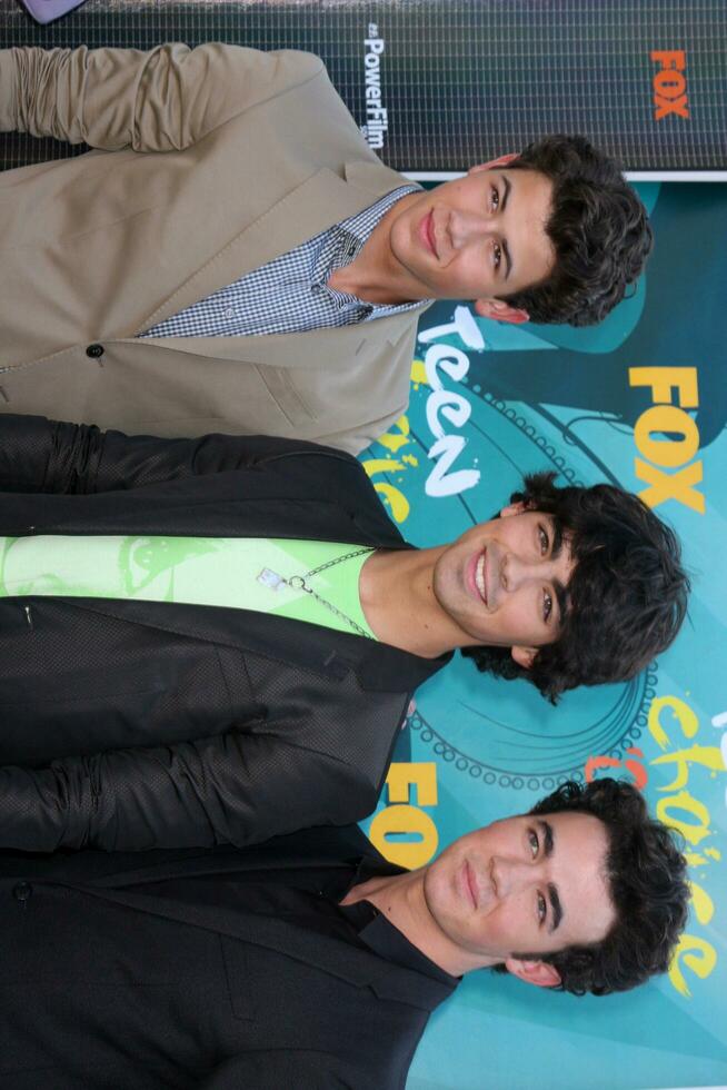 Jonas Brothers arriving at the Teen Choice Awards 2009 at Gibson Ampitheater at Universal Studios Los Angeles CA on August 9 2009 photo