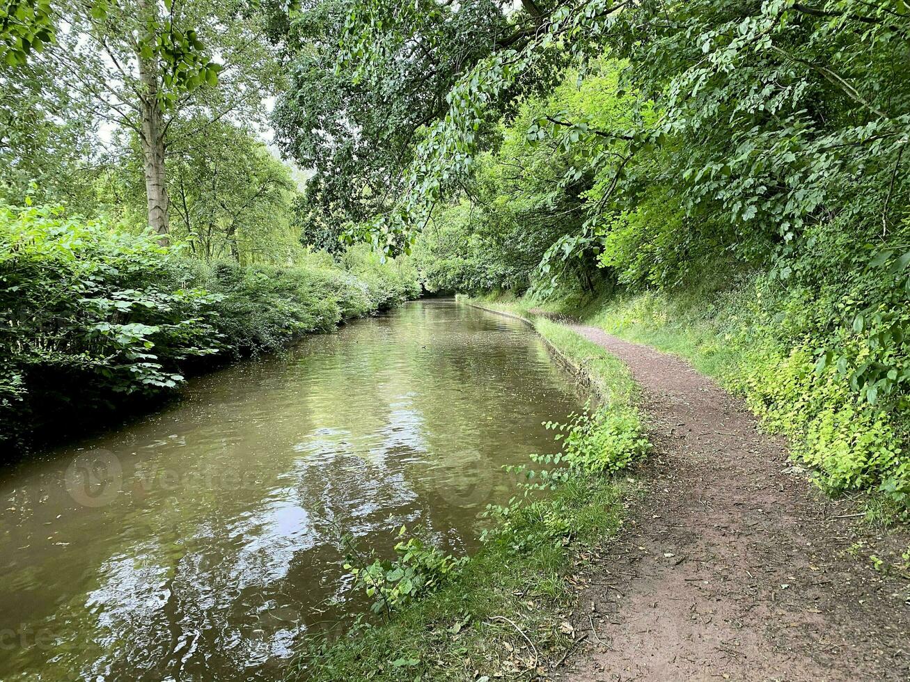 A view of the Shropshire Union Canal near Ellesmere photo