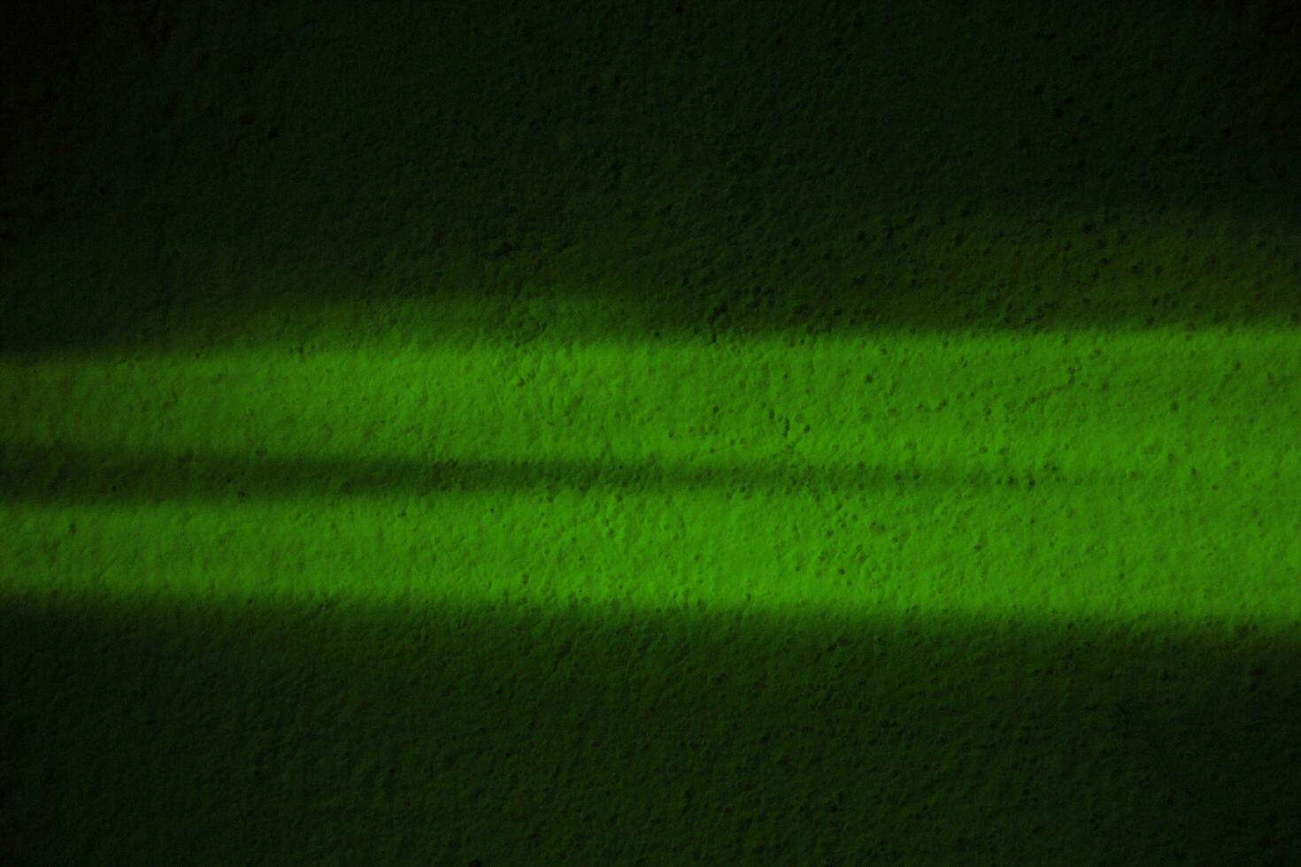 antecedentes degradado negro y ligero verde cubrir resumen antecedentes negro, noche, oscuro, noche, con espacio para texto, para un antecedentes textura. foto