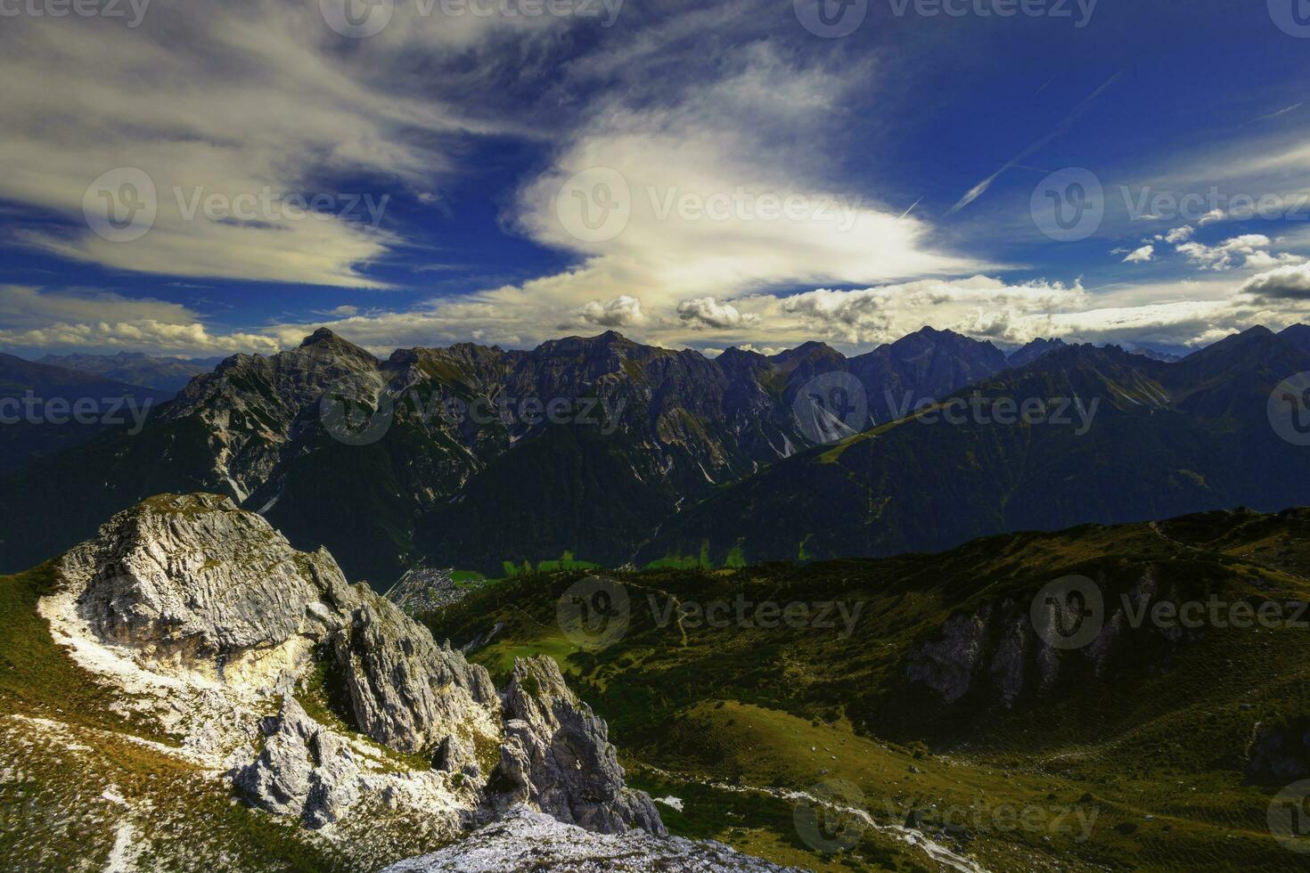 montaña paisaje de el stubai Alpes foto