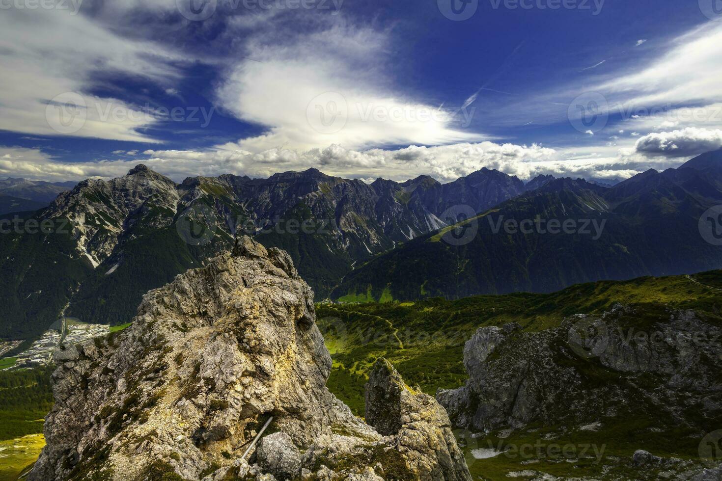 montaña paisaje de el stubai Alpes foto