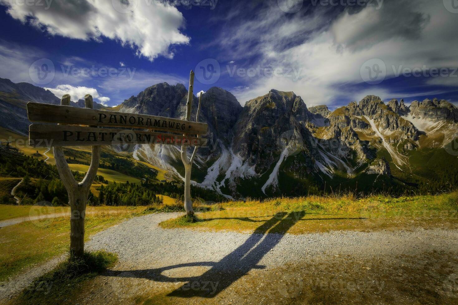 Panoramaweg Plattform Stubai Blick photo