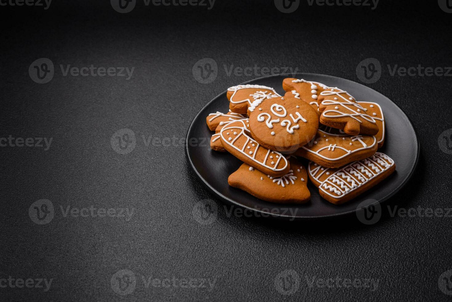 Delicious gingerbread cookies with honey, ginger and cinnamon photo