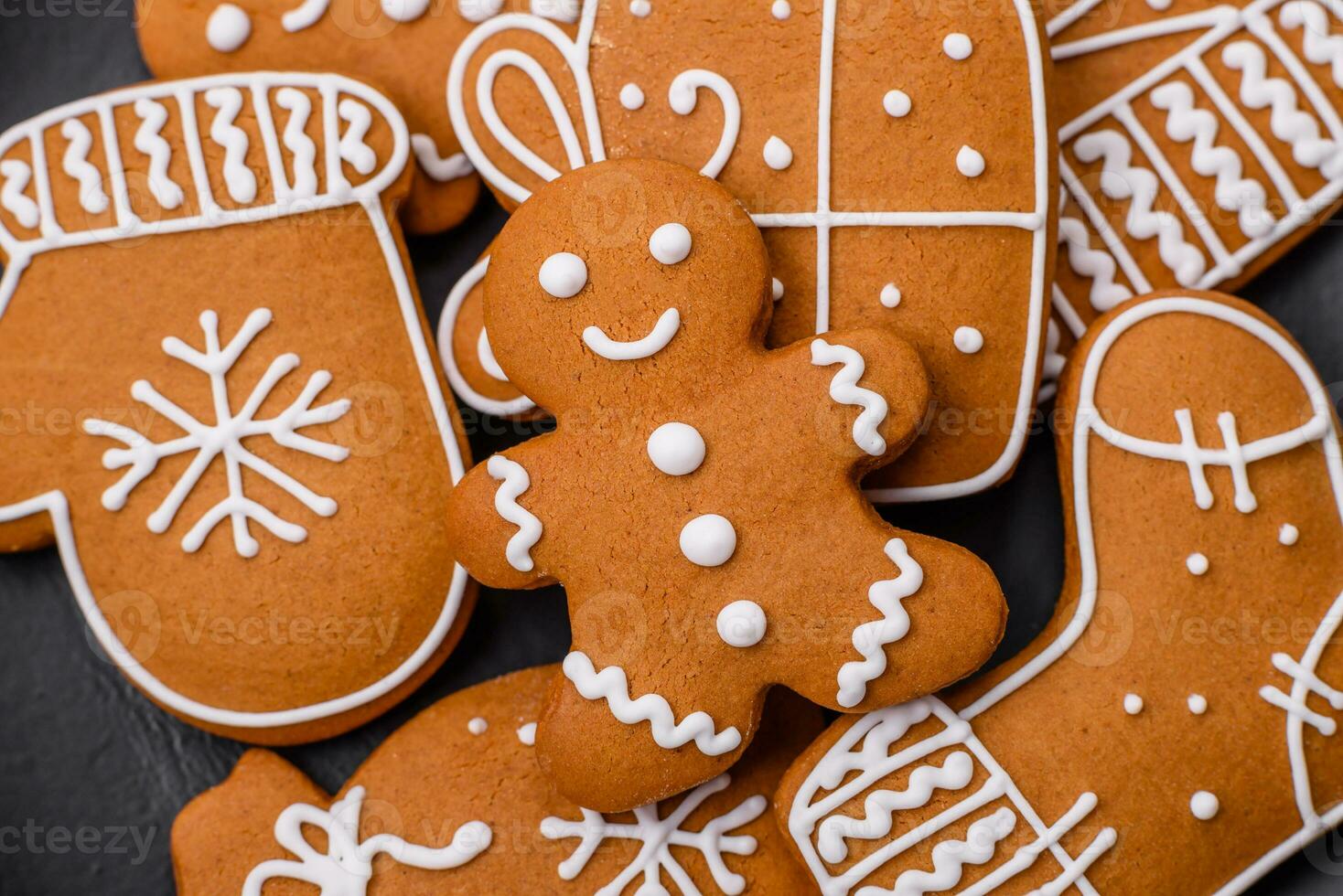 Delicious gingerbread cookies with honey, ginger and cinnamon photo