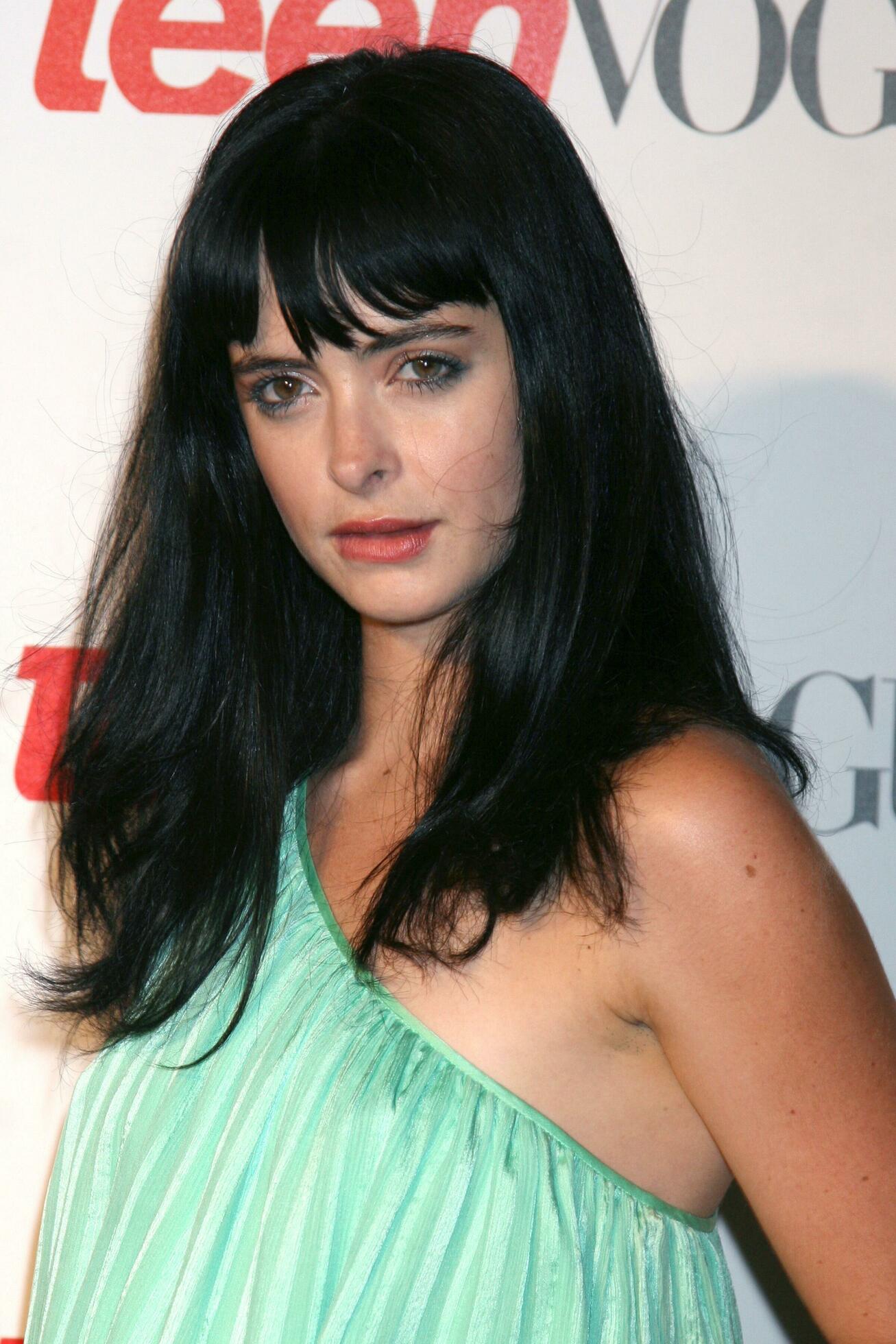 New 'Search Party' Trailer Featuring Krysten Ritter Is Here! - 36ewrx1
