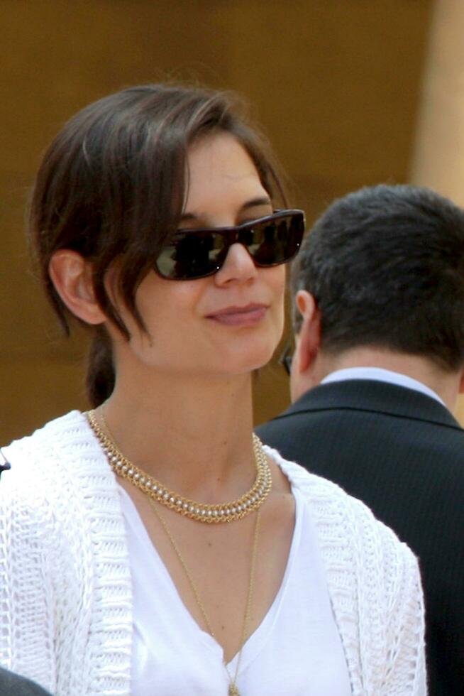Katie Holmes at the Cameron Diaz Star on the Hollywood Walk of Fame Ceremony in front of the Egyptian Theater on June 22 2009 photo