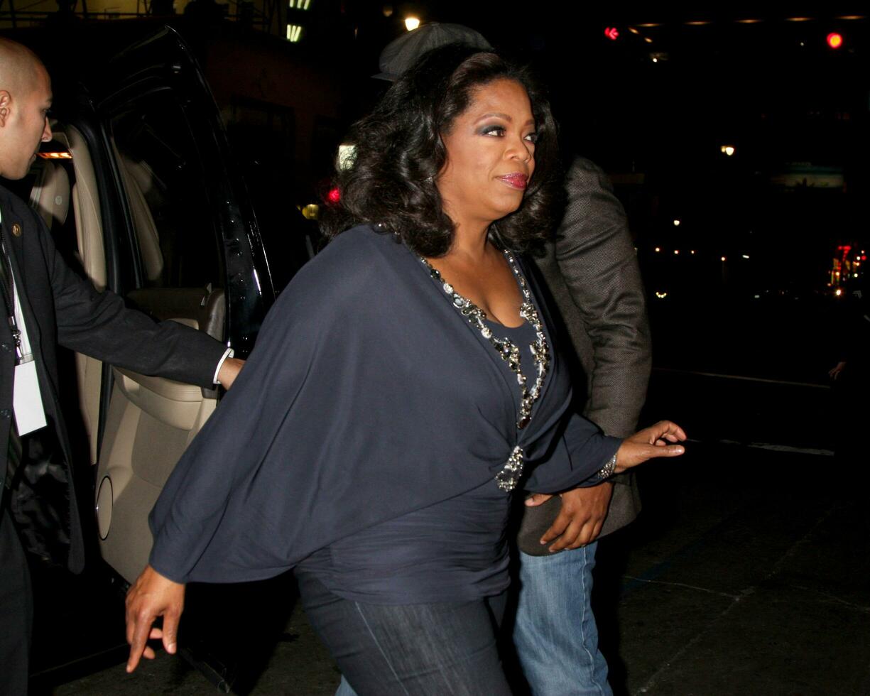 Oprah Winfrey arriving at the Precious Based on the Novel Push by Sapphire Los Angeles Premiere Graumans Chinese Theater Los Angeles CA November 1 2009 photo
