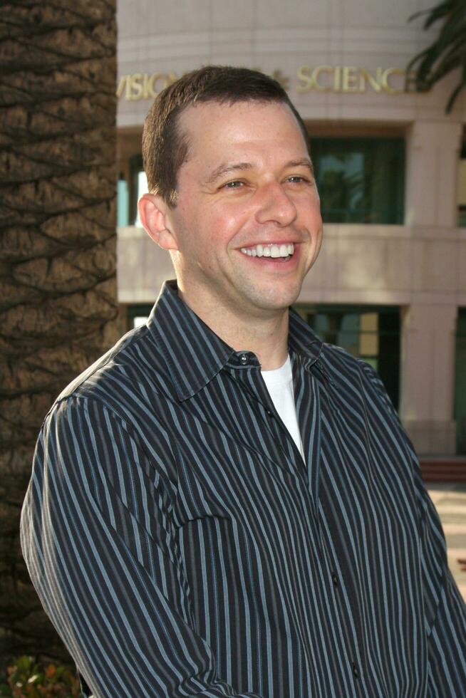 Jon Cryer arriving at the Salute to TV Dads Event at the Academy of Television Arts  Sciences in North Hollywood  CA on June 18 2009 photo