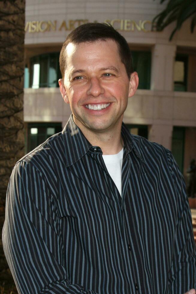 Jon Cryer arriving at the Salute to TV Dads Event at the Academy of Television Arts  Sciences in North Hollywood  CA on June 18 2009 photo