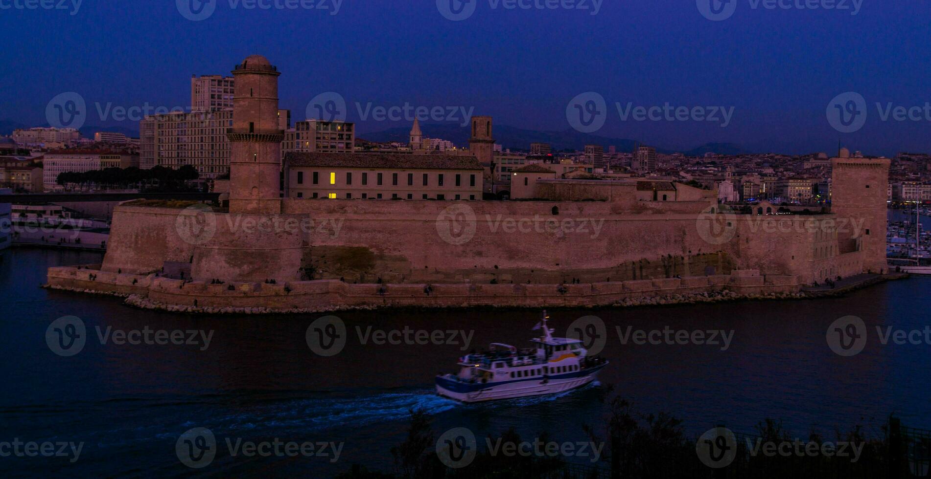 ciudad noche Marsella en boca du Ródano foto