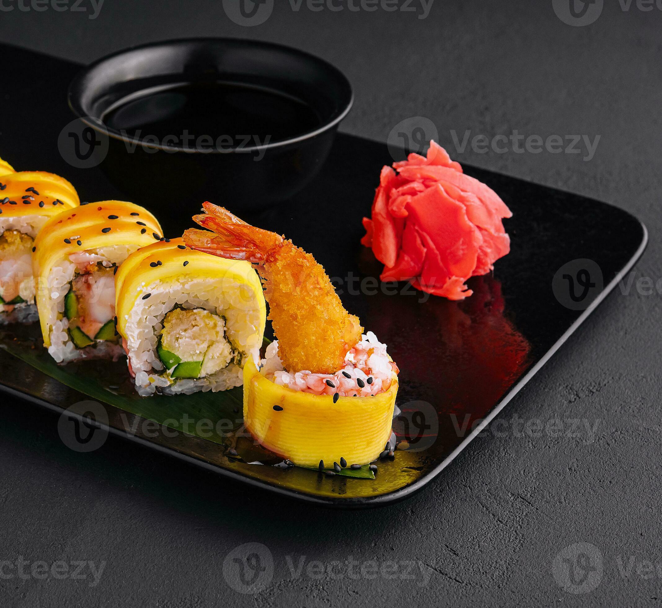 Hot Crispy Deep Fried Sushi Rolls with shrimp 34749180 Stock Photo at
