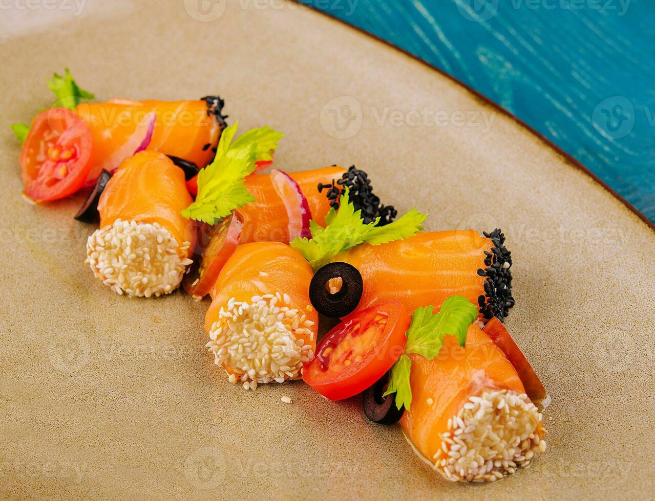 smoked salmon with philadelphia and seeds photo