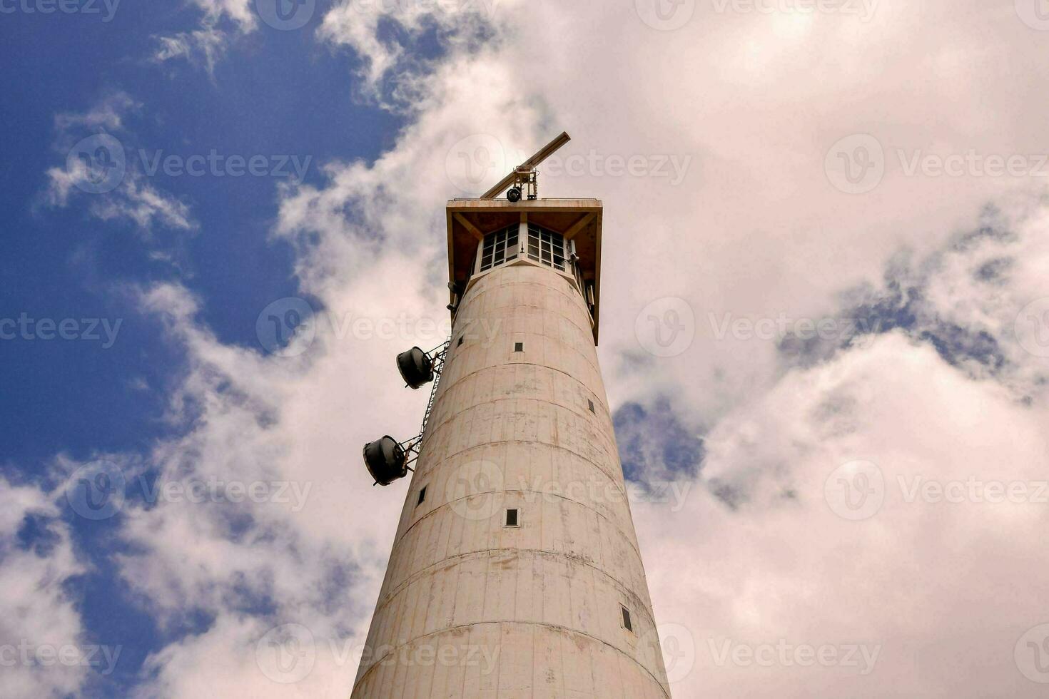 a tall white tower photo