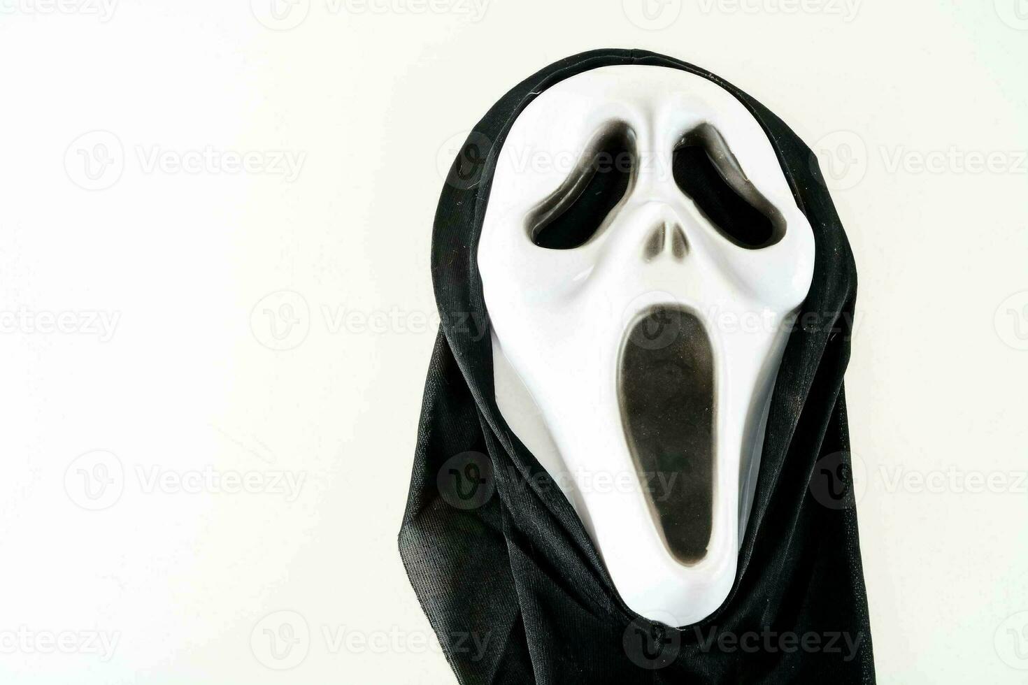 a scream mask on a white background photo