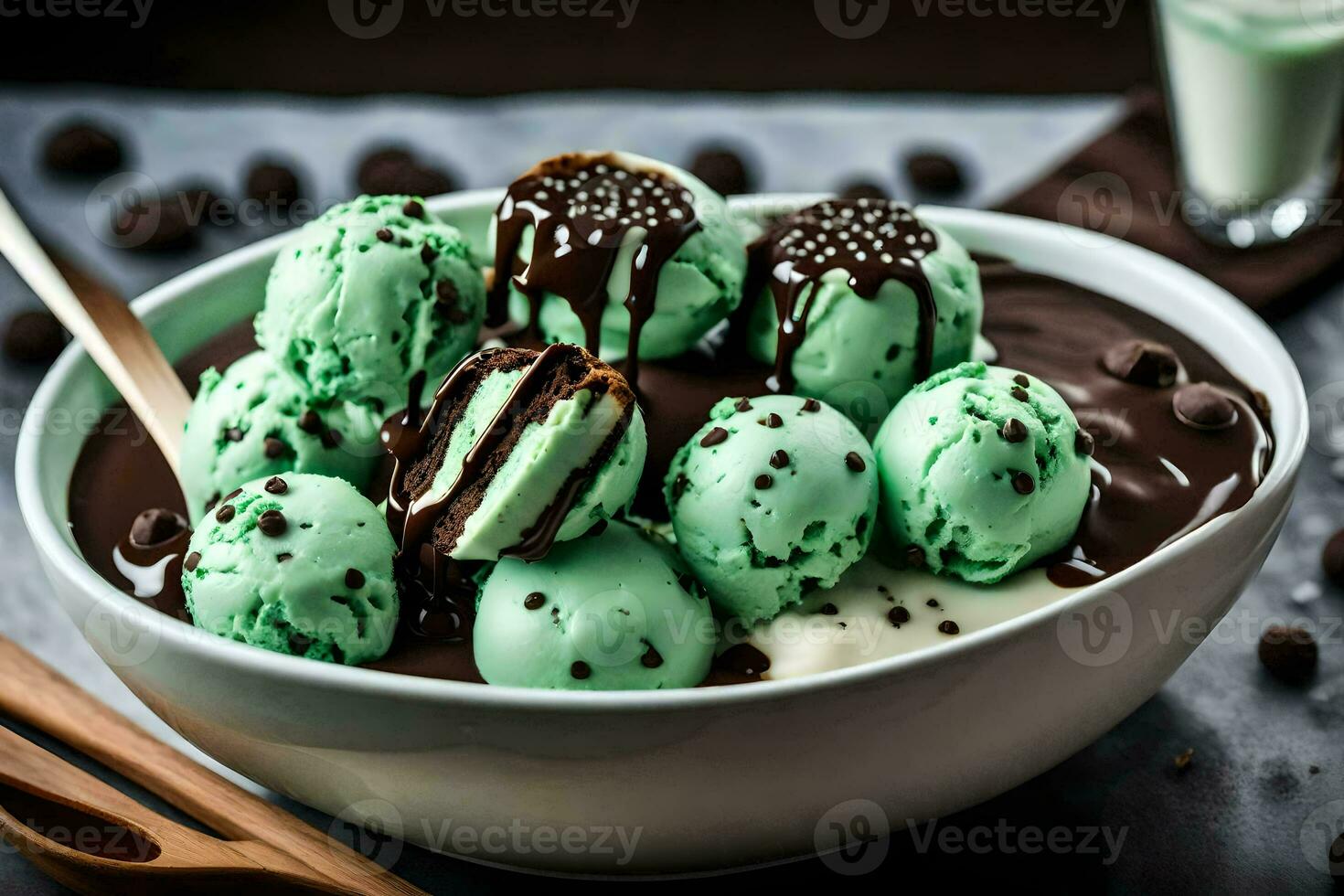 chocolate hielo crema con menta y chocolate papas fritas en un bol. generado por ai foto