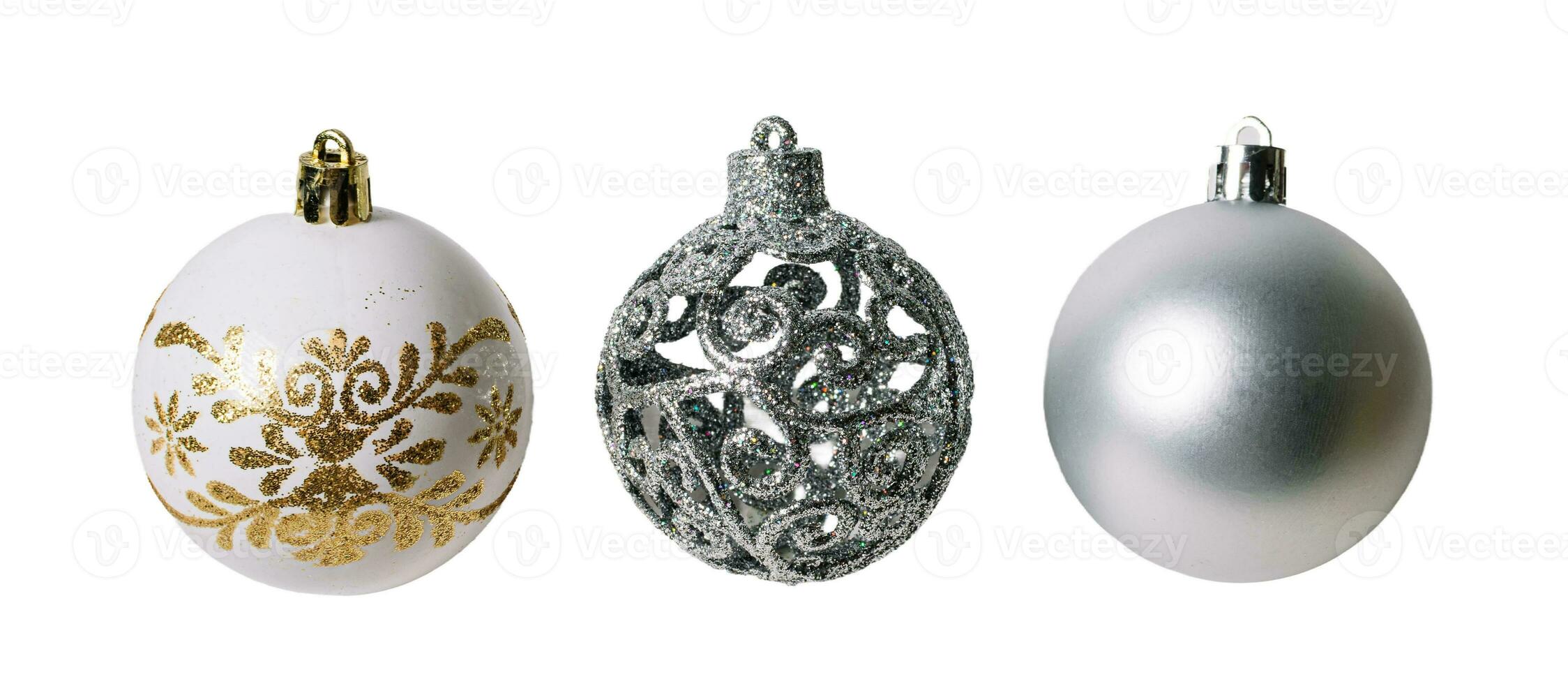 plata y blanco ornamental Navidad pelotas, aislado en blanco o transparente antecedentes. foto