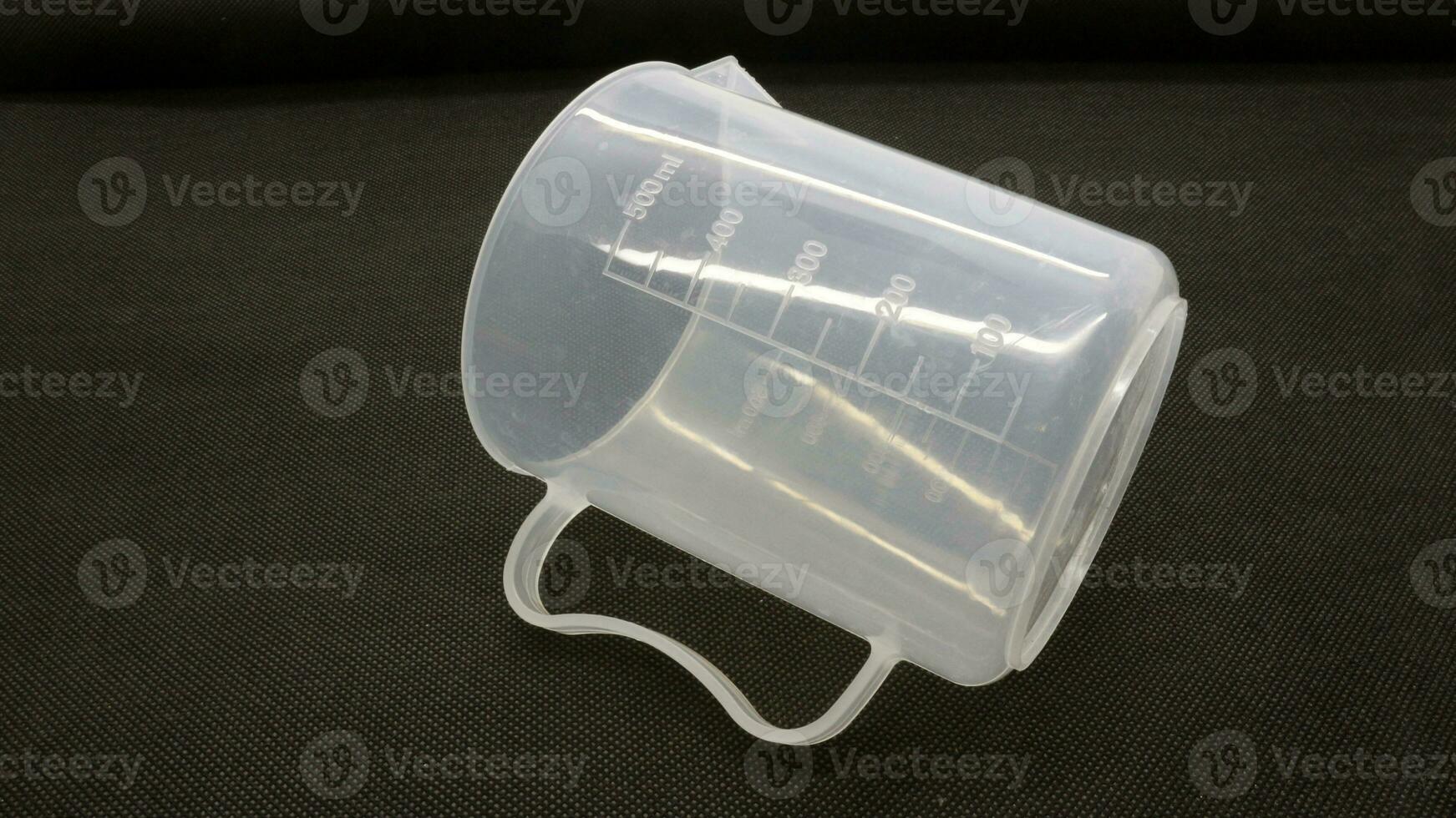 Transparent Graduated Beaker with Handle photo